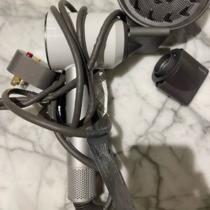 Dyson Supersonic Hair Dryer White W/ 3 Attachments
